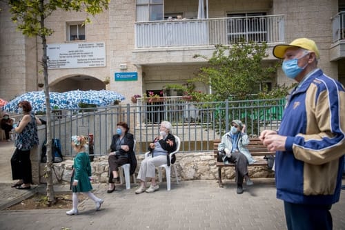 זקנה וקורונה – השלכות קשות ופתרון יצירתי