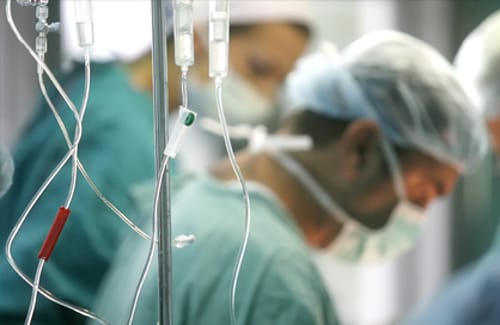 אין לה מנחם: הטרגדיה המחרידה של הכלה היתומה