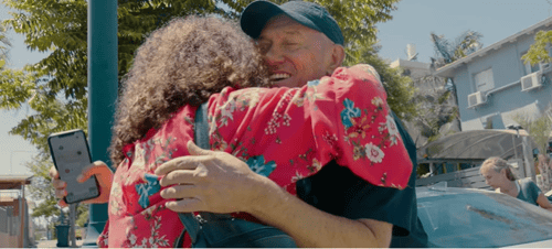 "בוא הביתה": שלומי שבת באיחוד מרגש עם משפחתו