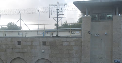 "מנעי קולך מבכי": מתפללים אצל אמא למען עצירת המגיפה