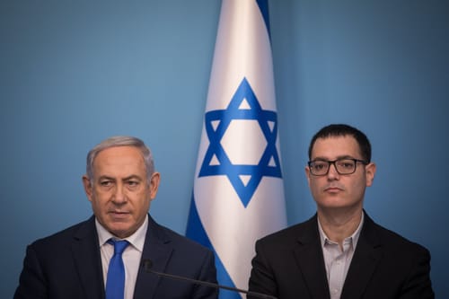 הג'וב החדש של משה בר סימן טוב