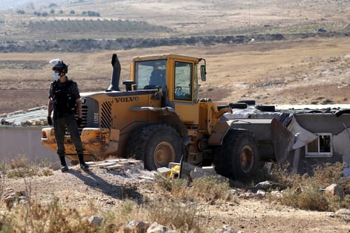 מנדלבליט: הקלות באכיפת עבירות בנייה של ערבים