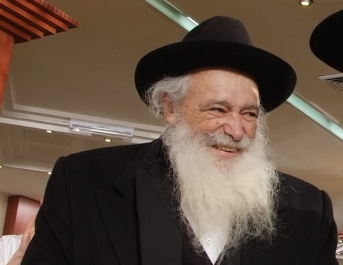 הרב נבנצל מצטרף לאוסרים קבורת חייל גוי ליד יהודי