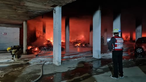 שריפת הענק בירושלים: צפו ברגע חילוץ הילדים