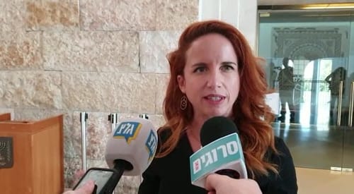סתיו שפיר לסרוגים: "זו ממש שחיתות מהמקפצה"