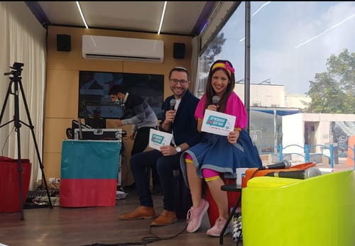 צפו: המשאית הסרוגה חוגגת חנוכה בבית אל