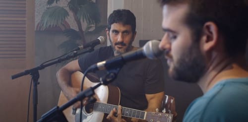 מרגש:צחי הלוי מגשים חלום לפצוע הסרוג מצוק איתן