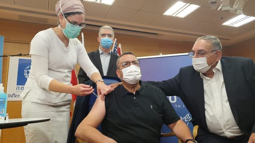 משה ליאון קיבל חיסון לקורונה: "אין מה לחשוש"