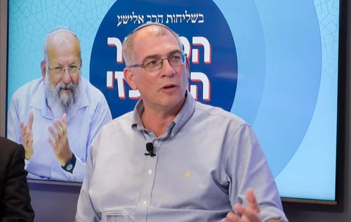 יחד עם אורבך: 26 חברי הבית היהודי עוברים לימינה