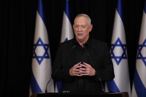 גנץ: "טעיתי כשלחצתי את ידו של נתניהו"