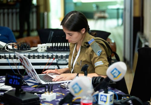 החלטה הסטורית של גנץ: גל"צ תצא ממשרד הבטחון