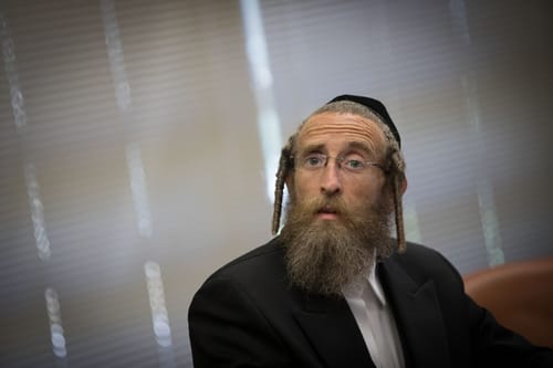 ח"כ טסלר נגד תוקפי רבנים שקראו לפתוח תלמודי תורה