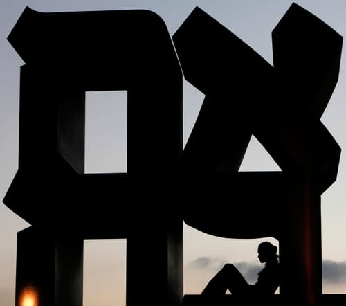צפו: קצר על הפרשה | האם רק באהבה ננצח?