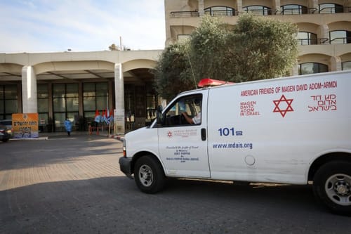 בתוך מבצע החיסונים האדיר: שכחו אותם בבית