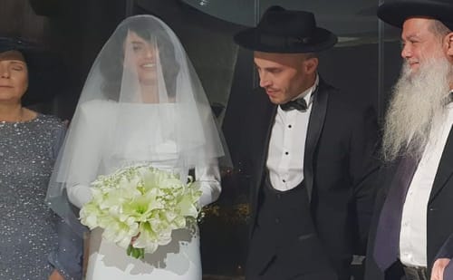 נתן גושן התחתן: מהיכן שמלת הכלה הצנועה