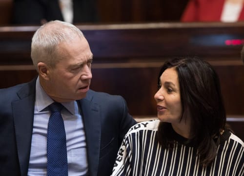 פארסה גם בקבינט: שרים יכהנו שבועיים-שבועיים