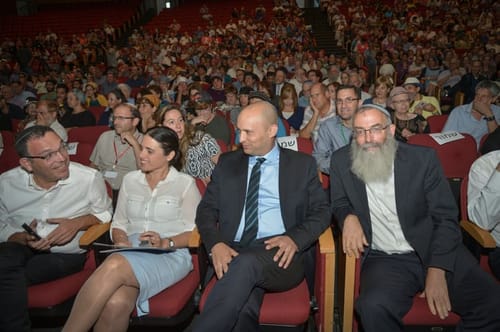 האם מישהו יקום ויאמר טעיתי?