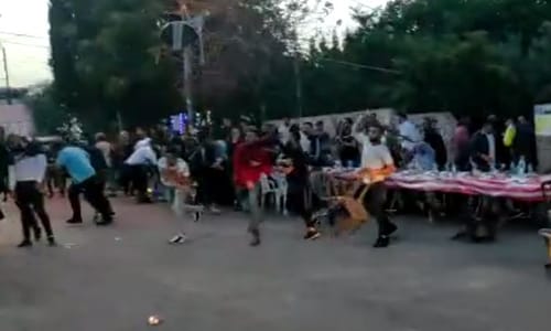 צפו: עשרות ערבים תקפו את לשכתו של בן גביר