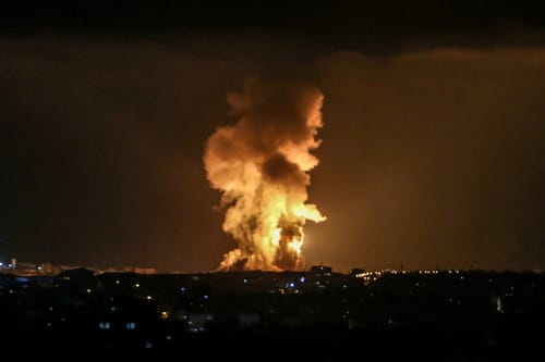 צה"ל תוקף ברצועה: אש מאסיבית בשילוב כוח קרקעי