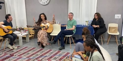 צפו: יובל דיין וחילי טרופר ירדו לחזק את תושבי הדרום