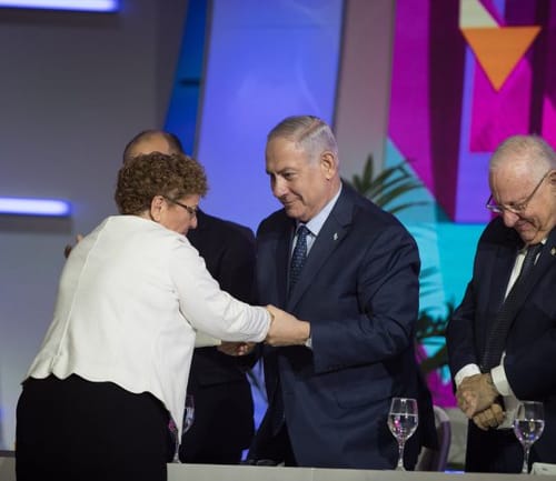 לקראת פגישת נתניהו: חברי הליכוד תומכים במרים פרץ