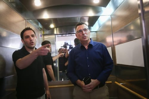 בצד הפערים: בנט, לפיד, שקד וסער בפגישה מכריעה