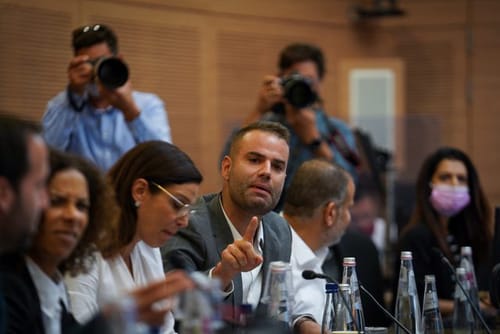 עימות אחרי הראיון בסרוגים: "יהודי לא פחות ממך"