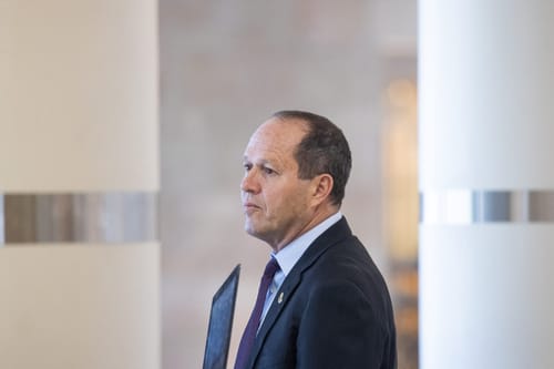 מפגין ניסה לתקוף את ברקת במהלך ביקורו בבוסטון