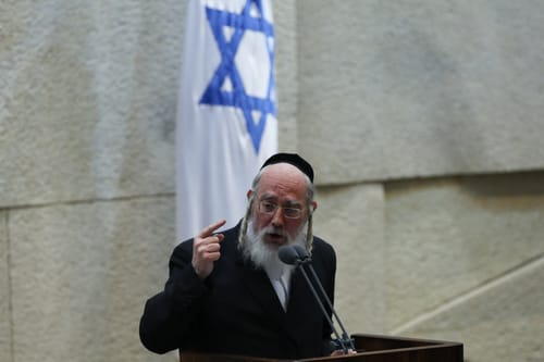 צפו; החרדים נגד מינוי קריב: "חזיר שפושט טלפיים"