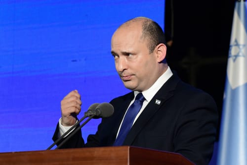 אחרי פגישת גנץ-אבו מאזן: ההבהרה של נפתלי בנט