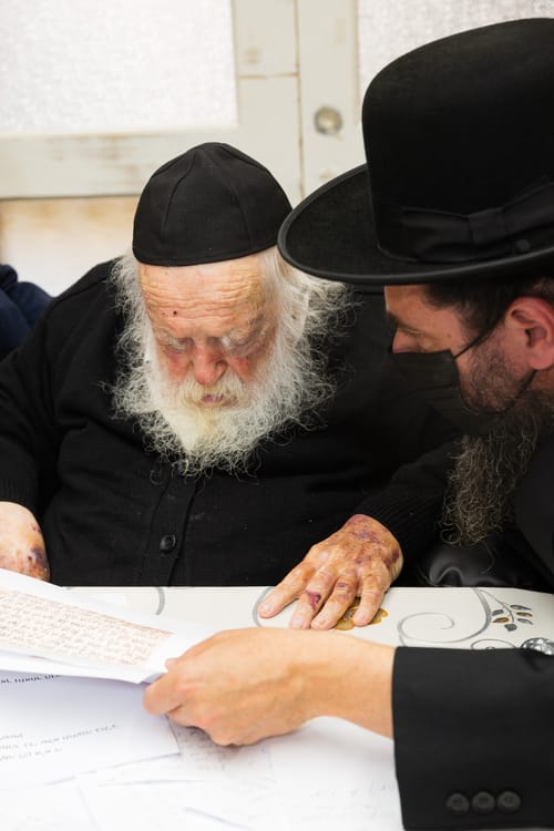 הרב קנייבסקי מורה על קבלת החיסון השלישי