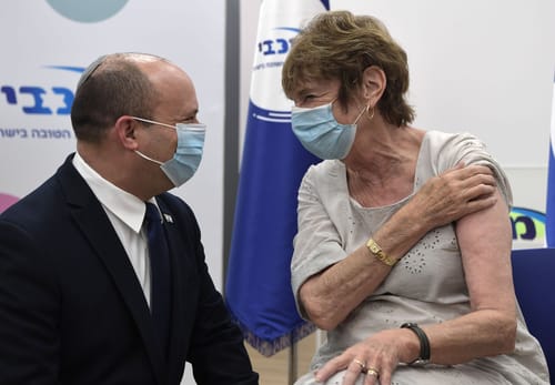 "שגיתי, הייתי צריך לפעול מיד": בנט מתנצל בפני הוריו