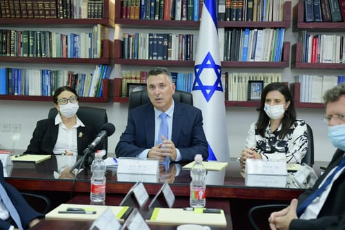 אלה 24 המועמדים לבית המשפט העליון