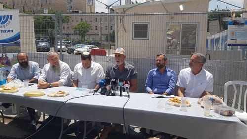 ראשי מועצת יש"ע מול לשכת רה"מ: חציית קו אדום