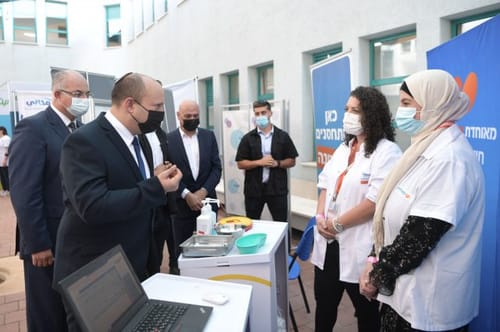 לאחר אישור חיסונים לבני 40 ומעלה: בנט יתחסן מחר
