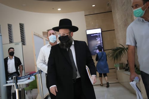 הרב רבינוביץ': "לשקול לבטל את ההדלקה במירון"