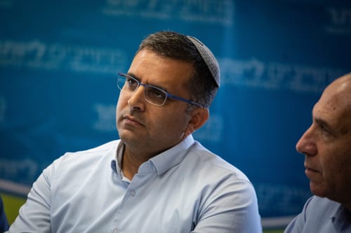 הישג מהאופוזיציה: חוק של אופיר סופר עבר בטרומית