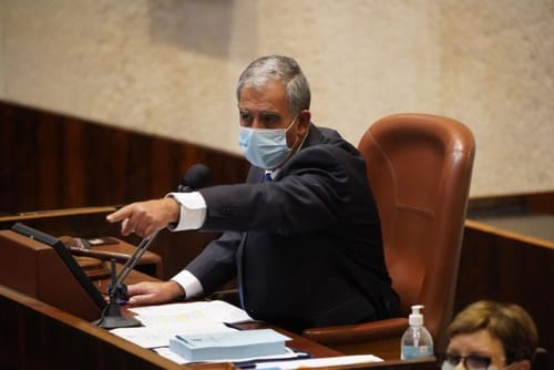 הקרב על הוועדות: מיקי לוי הסכים לכינוס מליאה מיוחד