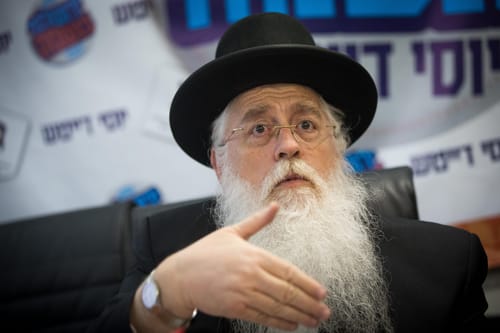 ח"כ פרוש הותקף ליד ביתו; חרדי ניסה לגזור לו את הזקן
