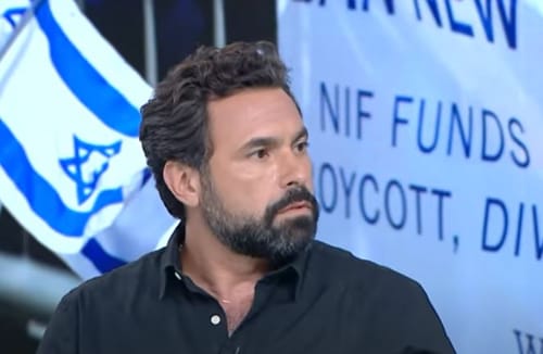 אורי זכי מכה על חטא: "אני ממש מתבייש שהייתי קשור אליו"