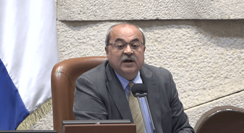 מהומה במליאה; טיבי לבן גביר: אל תתחצף, שב בשקט