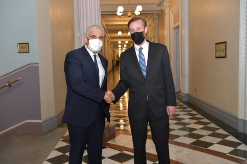 לפיד: מודאגים מהמירוץ האיראני ליכולת גרעינית