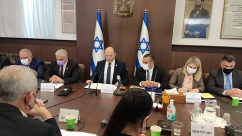 בנט לחברי הקואליציה: "אל תרעידו את הספינה"