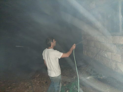 "ניסינו לכבות את האש עם דליים וצינורות השקיה"