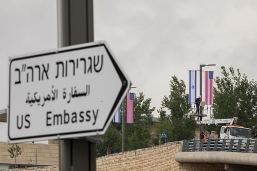 שגרירים אמריקאים: "רוסיה תוקפת אותנו בנשקי לייזר"