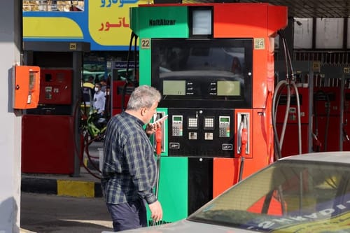 איראן מנסה לשדר רוגע: "לא יעלו מחירי הבנזין"