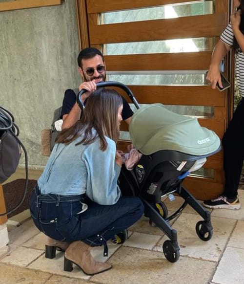 אילנית לוי מדגמנת חודש אחרי הלידה, אלירז והבת מפתיעים