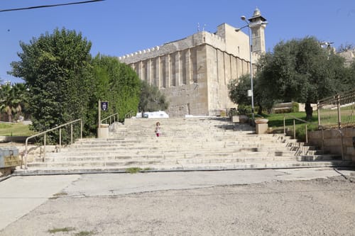הרב אליהו קורא לחזק את הנוכחות במערת המכפלה