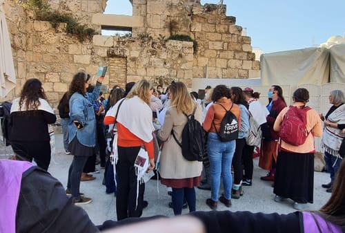 נשות הכותל הגיעו; כוח סמוי עצר נער חרדי בן 14