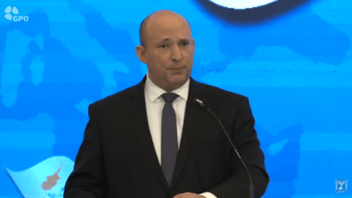 בנט רומז לתקיפה בסוריה: "הודפים את הכוחות הרעים"